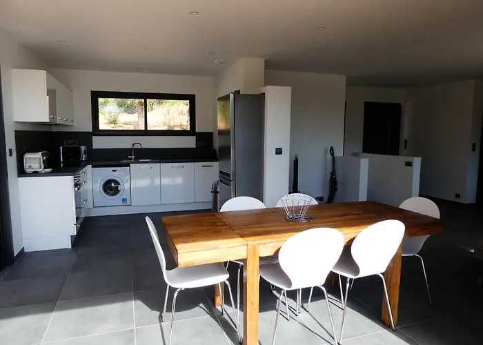 Апарт-отель Les Jardins Du