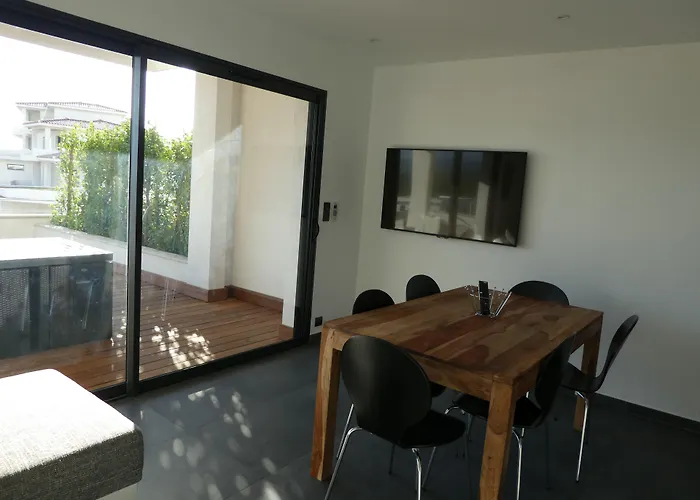 Апарт-отель Les Jardins Du