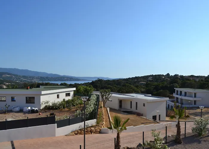 Апарт-отель Les Jardins Du